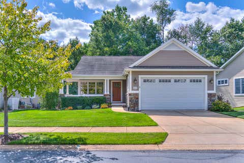 Photo for 810 E Barrington Circle