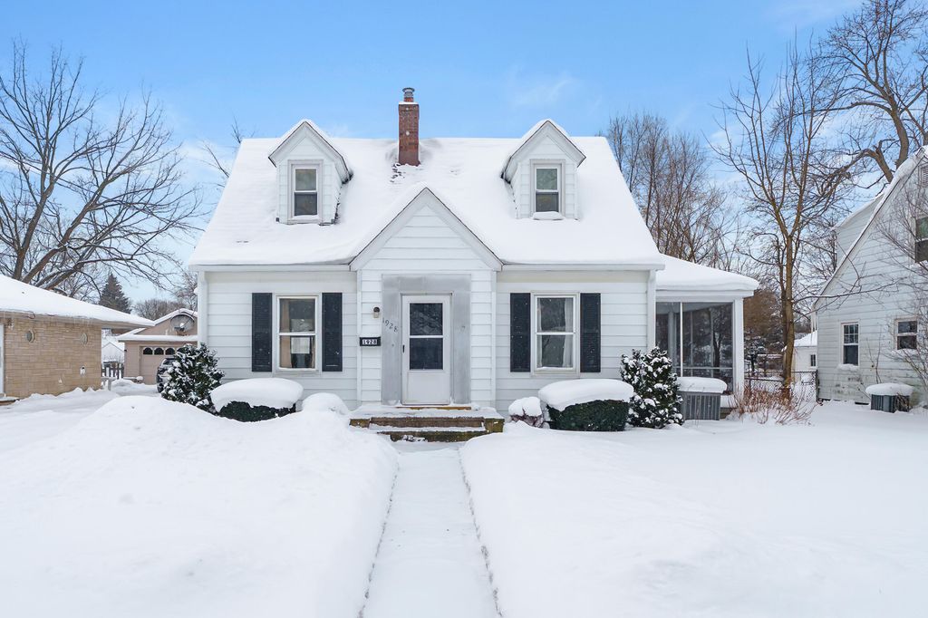 Photo of 1928 Miles Avenue, Kalamazoo, MI 49001 (MLS # 26005441)