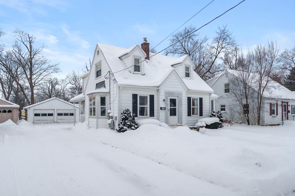 Photo of 1928 Miles Avenue, Kalamazoo, MI 49001 (MLS # 26005441)