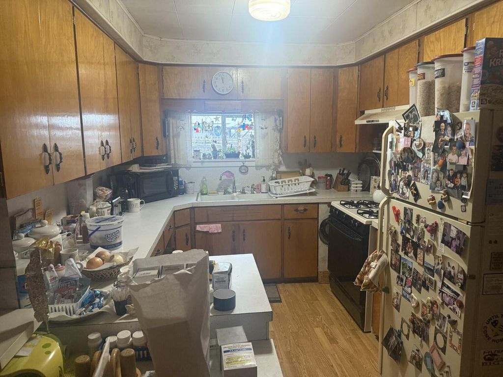 Photo of 842 E Dale Avenue, Muskegon, MI 49442 (MLS # 26001407)