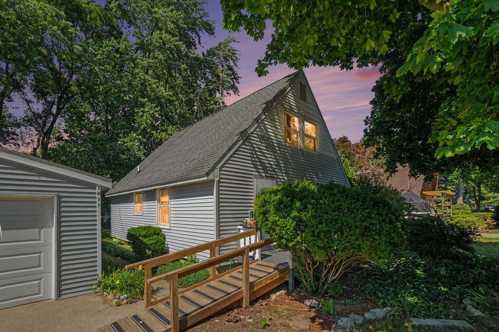 Photo of 1611 Highland Street, Holland, MI 49423 (MLS # 26034454)