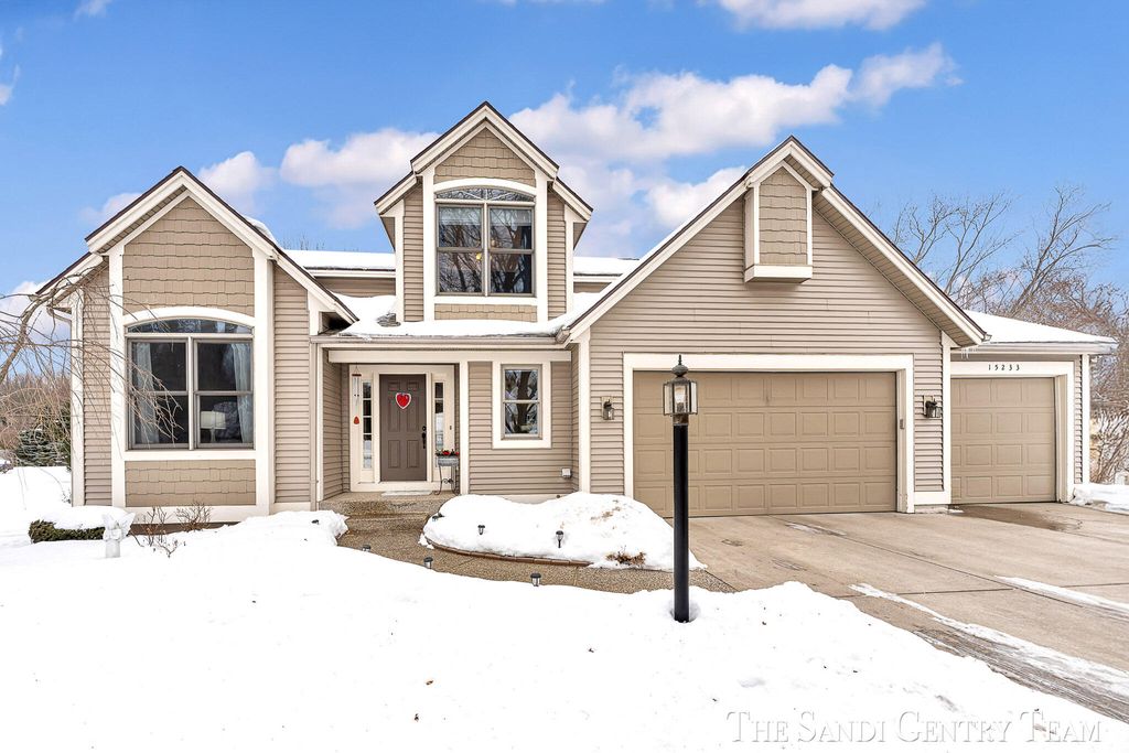 Photo of 15233 Rannes Street, Spring Lake, MI 49456 (MLS # 26005224)