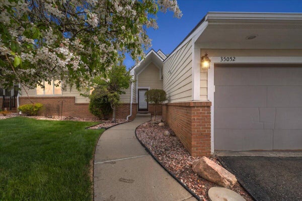 35052 MEADOW LN, FARMINGTON HILLS, MI 48335 - Image 7d5a9b4ad4e41546833810c8f7fb78f0/1775931341