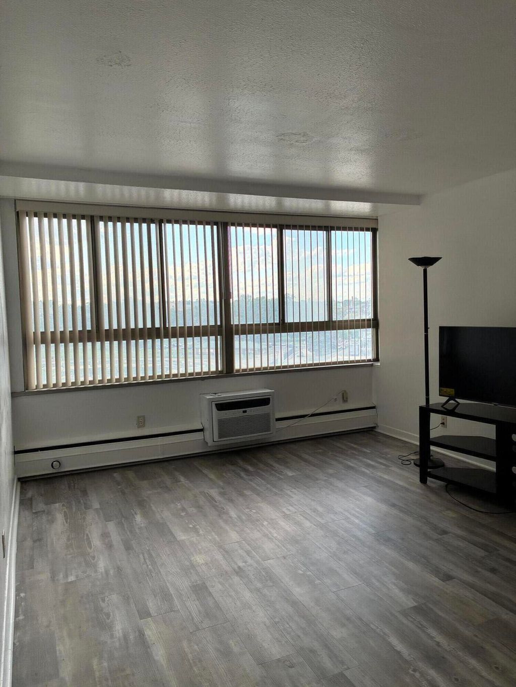 Photo of 8900 E Jefferson Avenue #632, Detroit, MI 48214 (MLS # 26005727)