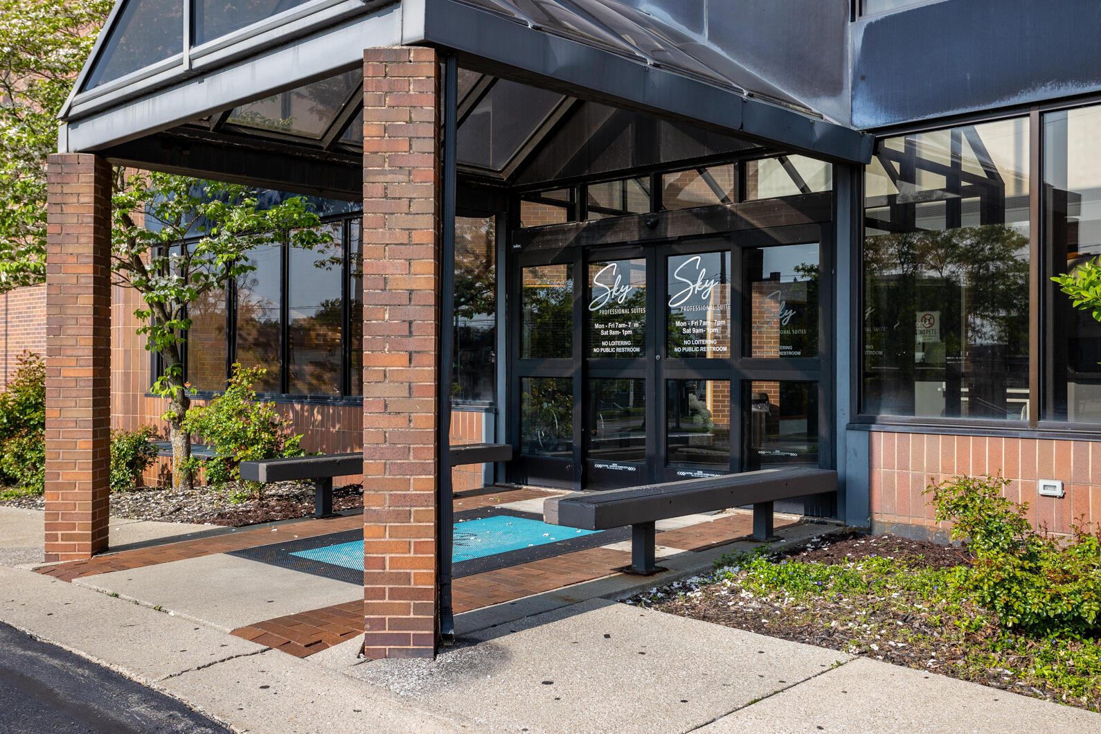 307 W Cortland Street