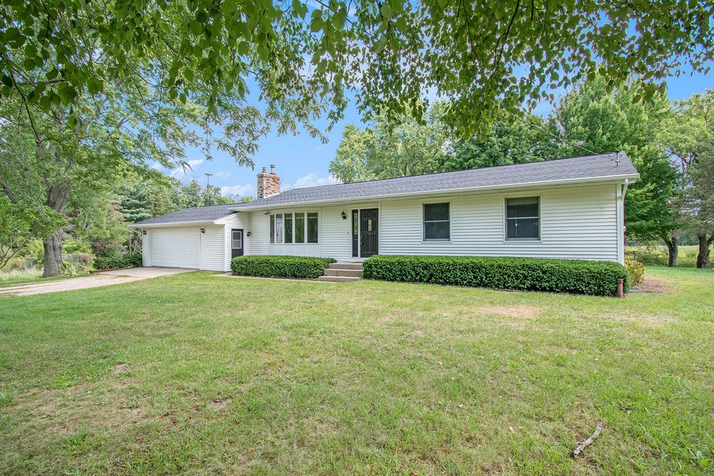 Photo of 10280 Tefft Avenue NE, Rockford, MI 49341 (MLS # 25052368)