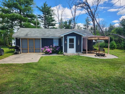MLS: 25008955
