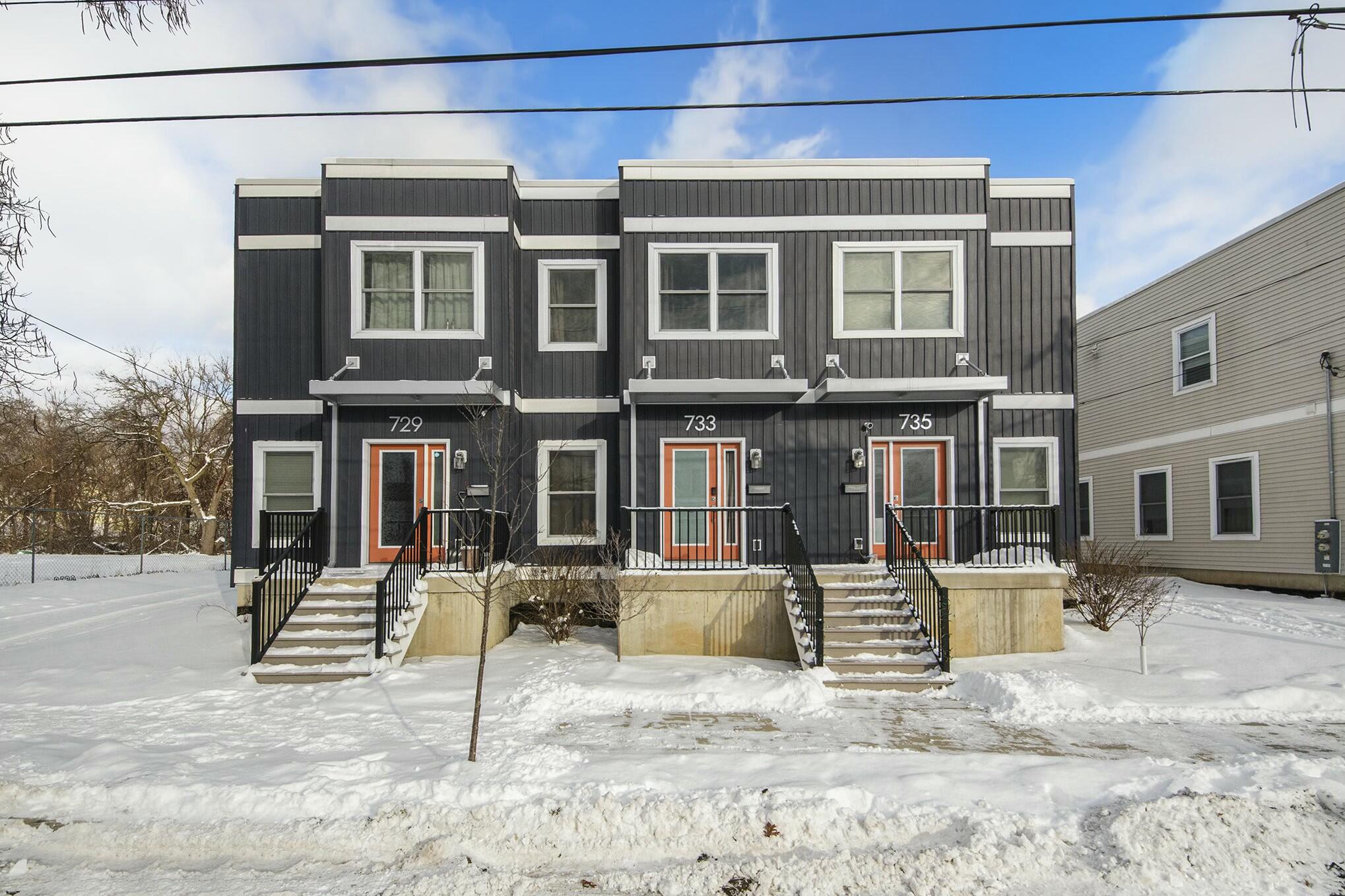 Grand Rapids, Michigan 49503, United States, 2 Bedrooms Bedrooms, ,2 BathroomsBathrooms,Residential,Pending,15288