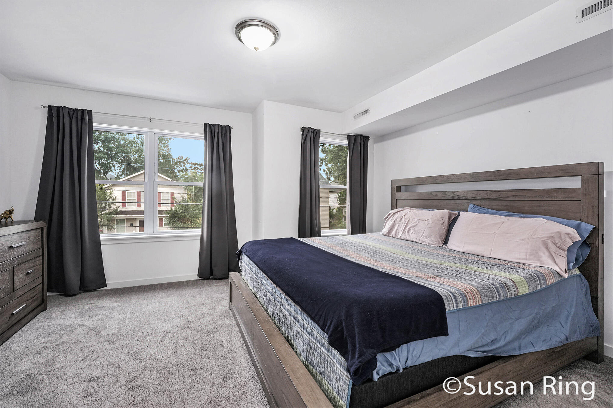 Grand Rapids, Michigan 49503, United States, 2 Bedrooms Bedrooms, ,2 BathroomsBathrooms,Residential,Pending,15288