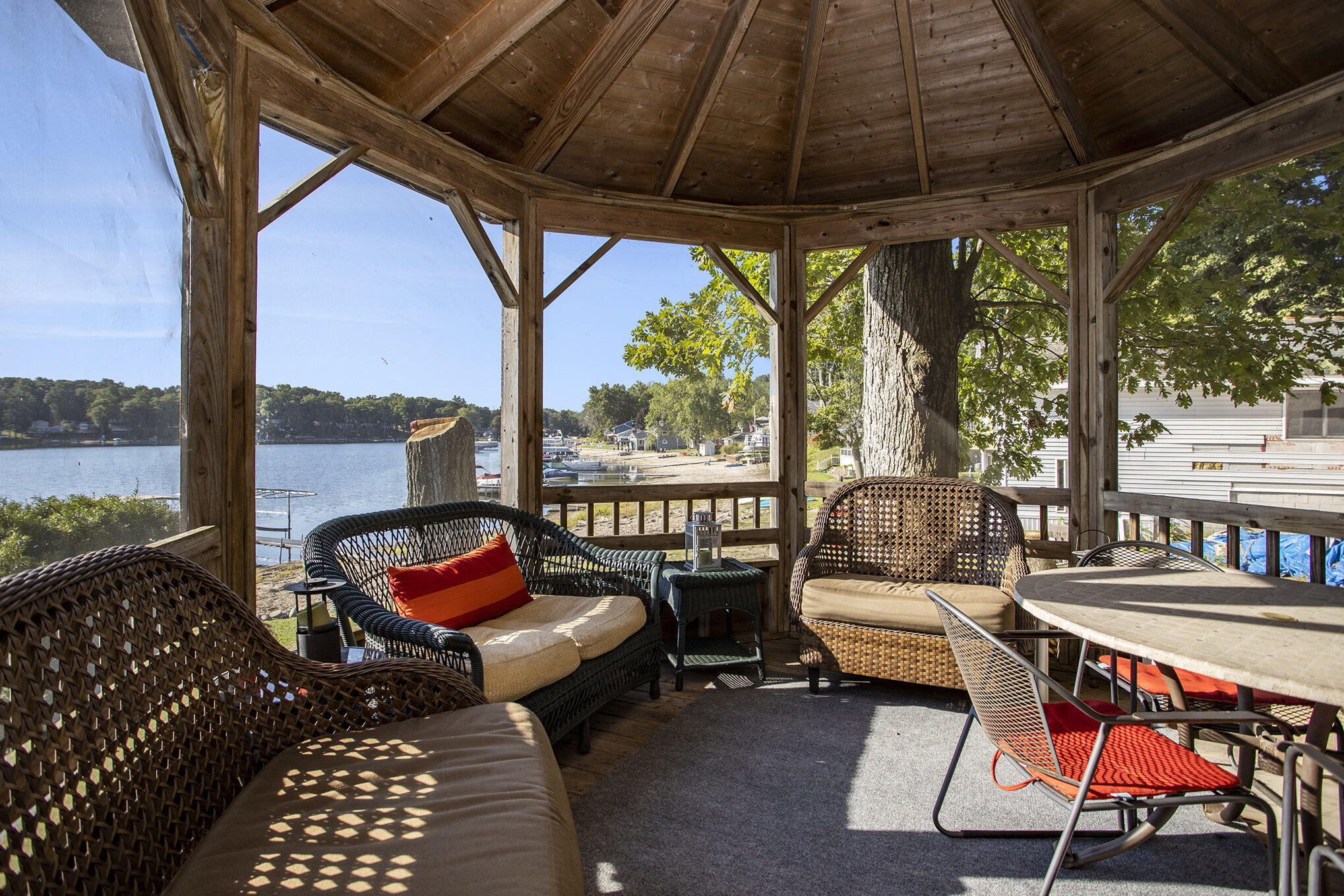 Delton, Michigan 49046, United States, 3 Bedrooms Bedrooms, ,2 BathroomsBathrooms,Residential,Pending,203824