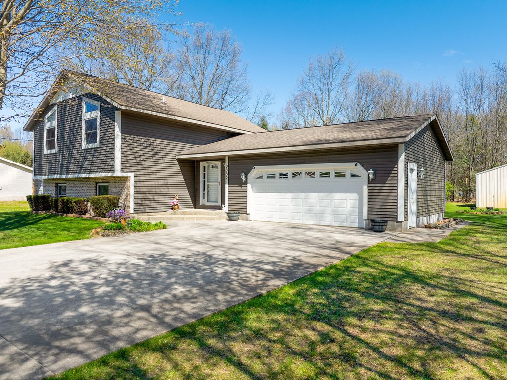 Photo of 3382 Sunset Drive, Muskegon, MI 49444 (MLS # 26019341)