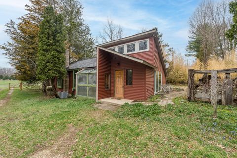 Photo of 3017 Old Allegan Road, Fennville, MI 49408 (MLS # 26013758)