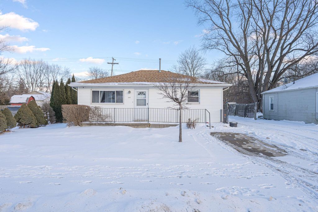 Photo of 3197 Crooks Road, Rochester Hills, MI 48309 (MLS # 26002559)