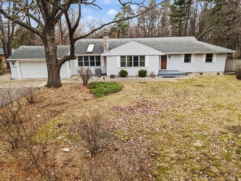 Properties Available 49 - 73 5505 Fulton Street NE Ada MI 49301