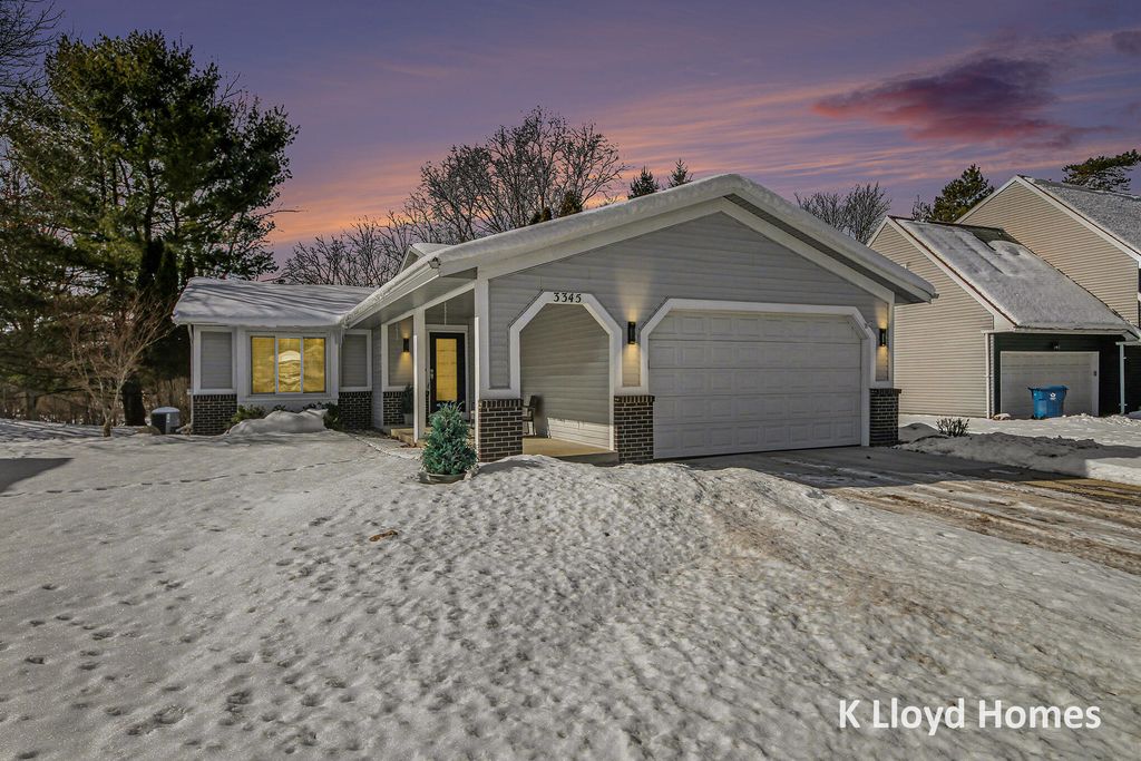 Photo of 3345 Brook Trail SE, Grand Rapids, MI 49508 (MLS # 26005392)
