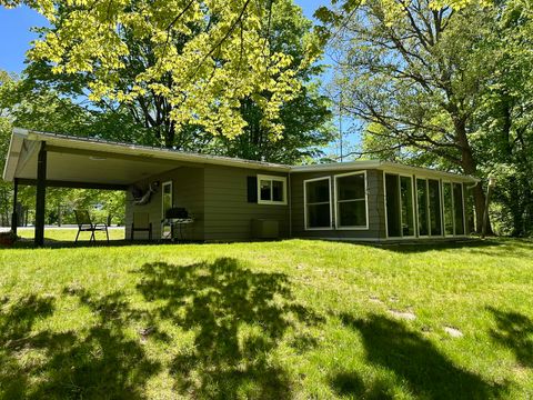 Photo of 8942 E M-20, Hesperia, MI 49421 (MLS # 26023236)