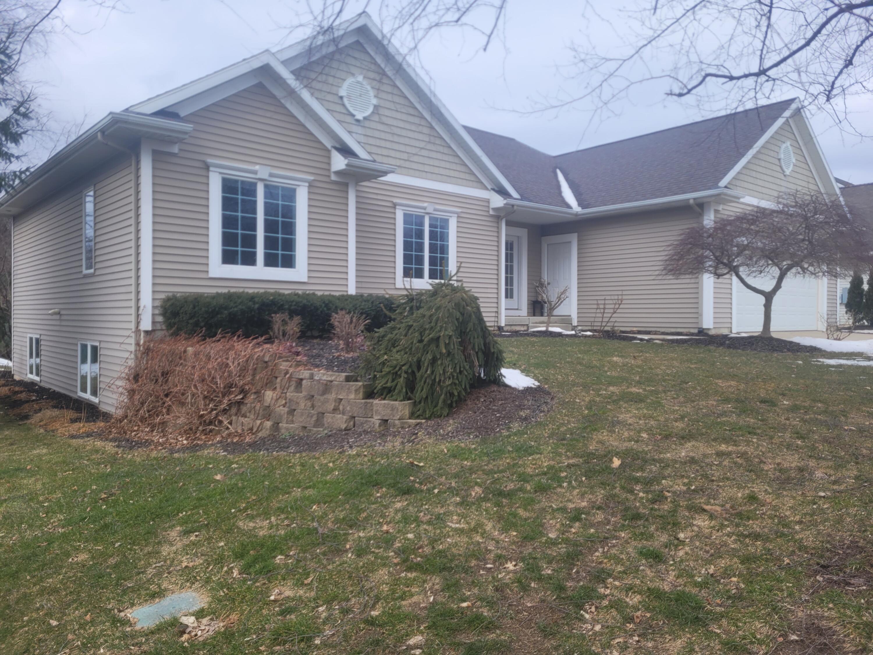 Photo 2 of 20 of 1070 Woodspointe Drive SW house