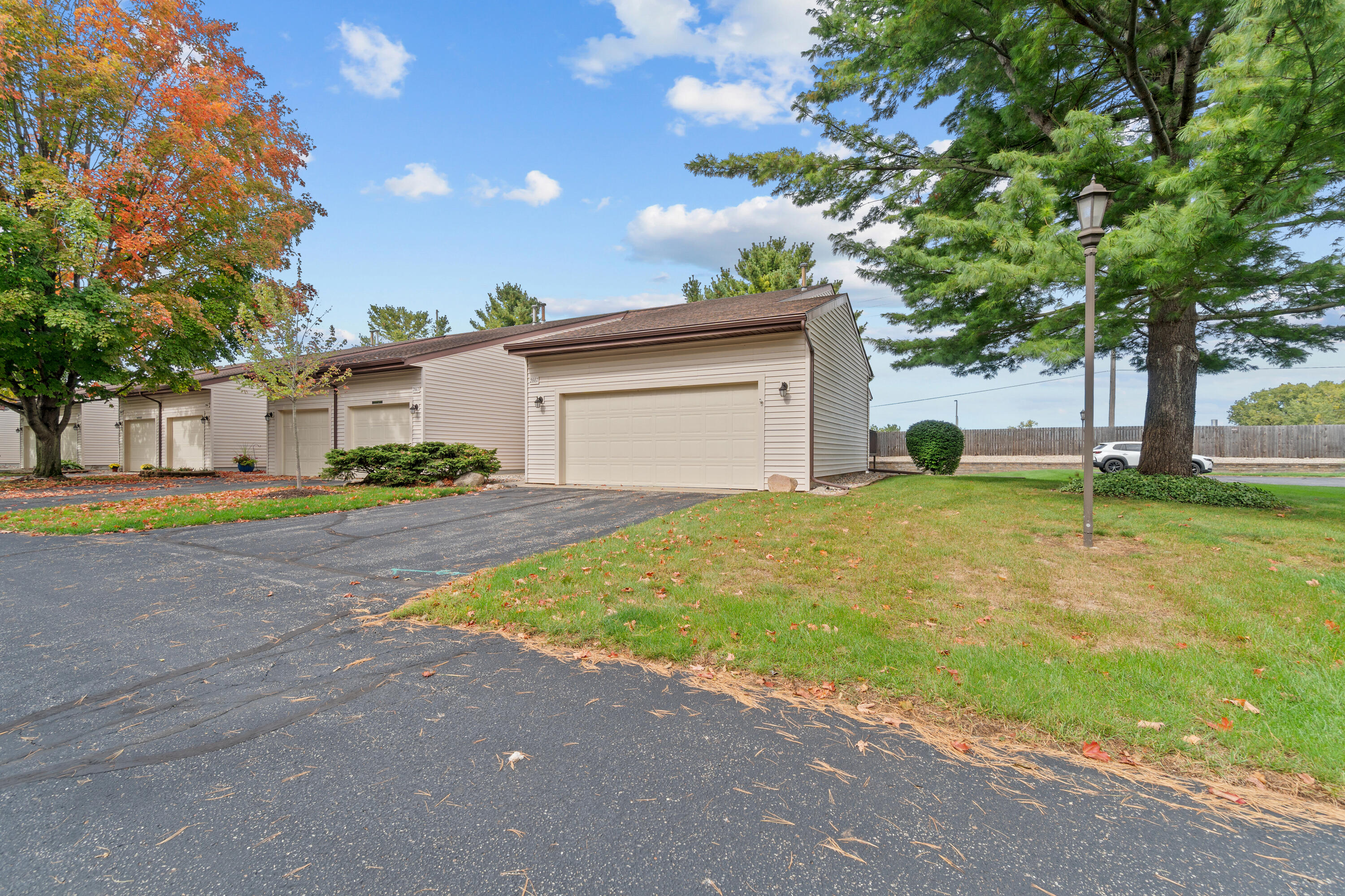 2661 Stonebluff Drive SW