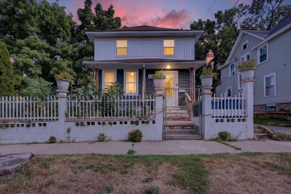 243 DELAWARE ST SE, GRAND RAPIDS, MI 49507 - Image 801b7c94b87bac2eb882d2fe2b1d389f/2698895152