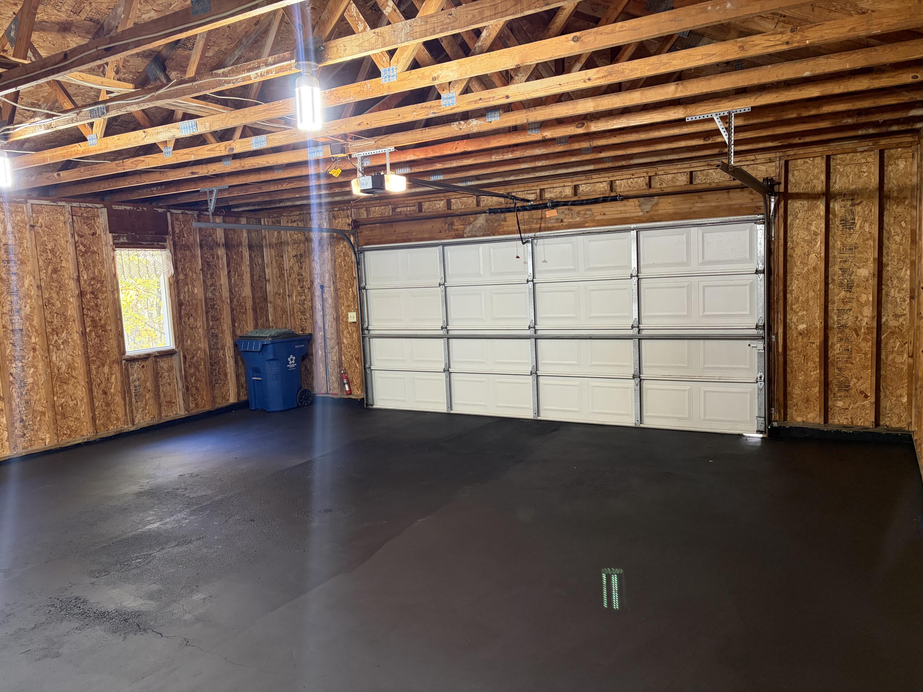 9114 N Riverview Drive