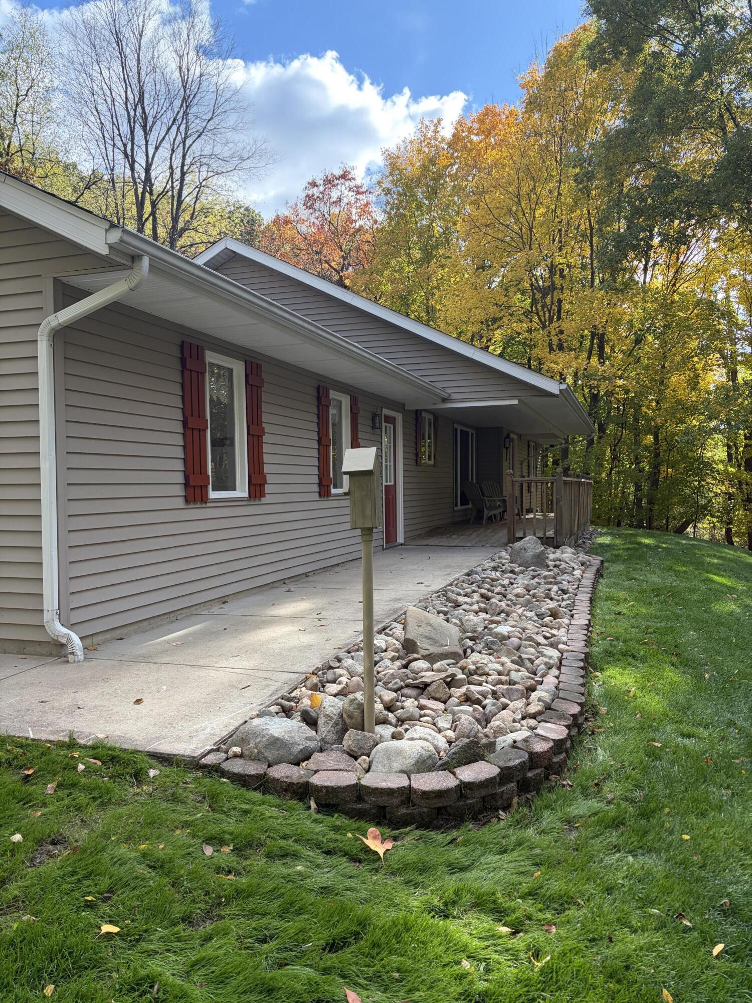 9114 N Riverview Drive