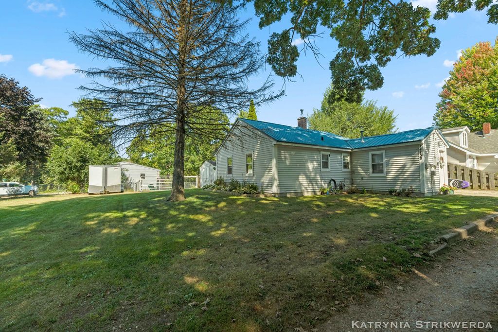 Photo of 14758 152nd Avenue, Grand Haven, MI 49417 (MLS # 25060338)