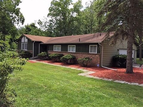 Photo of 22987 W 13 Mile Road, Beverly Hills, MI 48025 (MLS # 26013333)