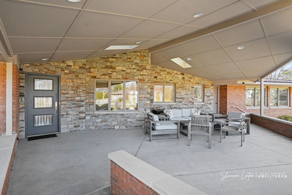 Photo of 1640 Gladys Avenue, Grand Haven, MI 49417 (MLS # 26009137)