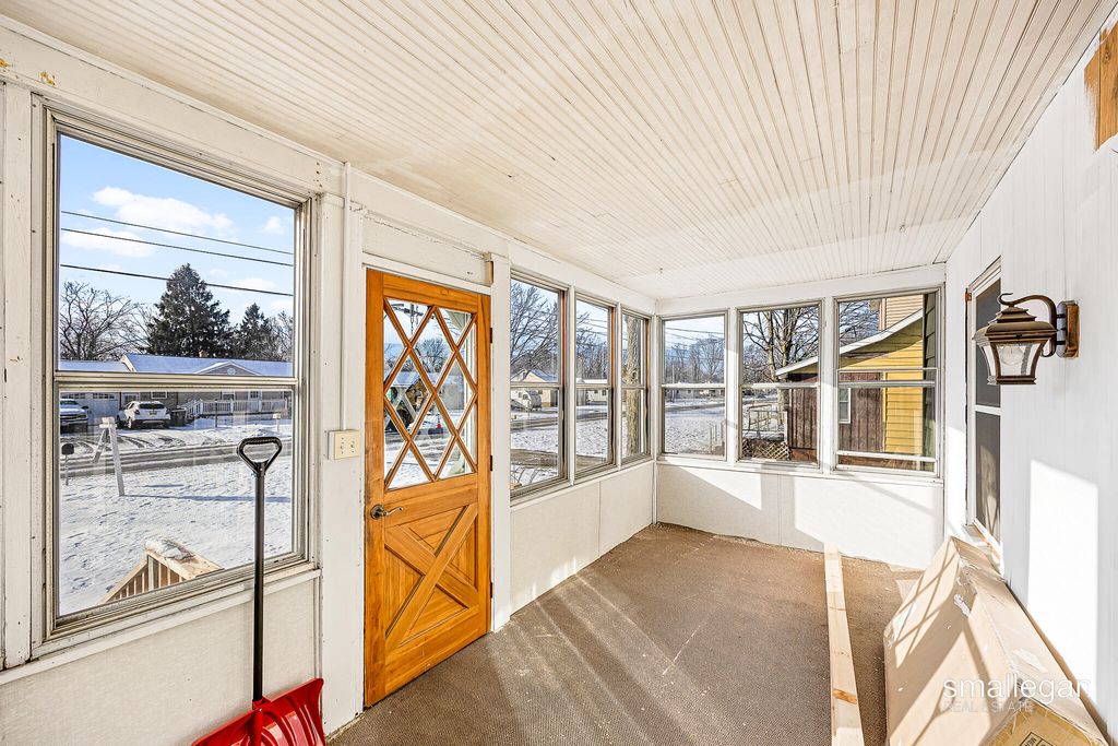 Photo of 2040 Lawnel Avenue, Muskegon, MI 49441 (MLS # 26001612)