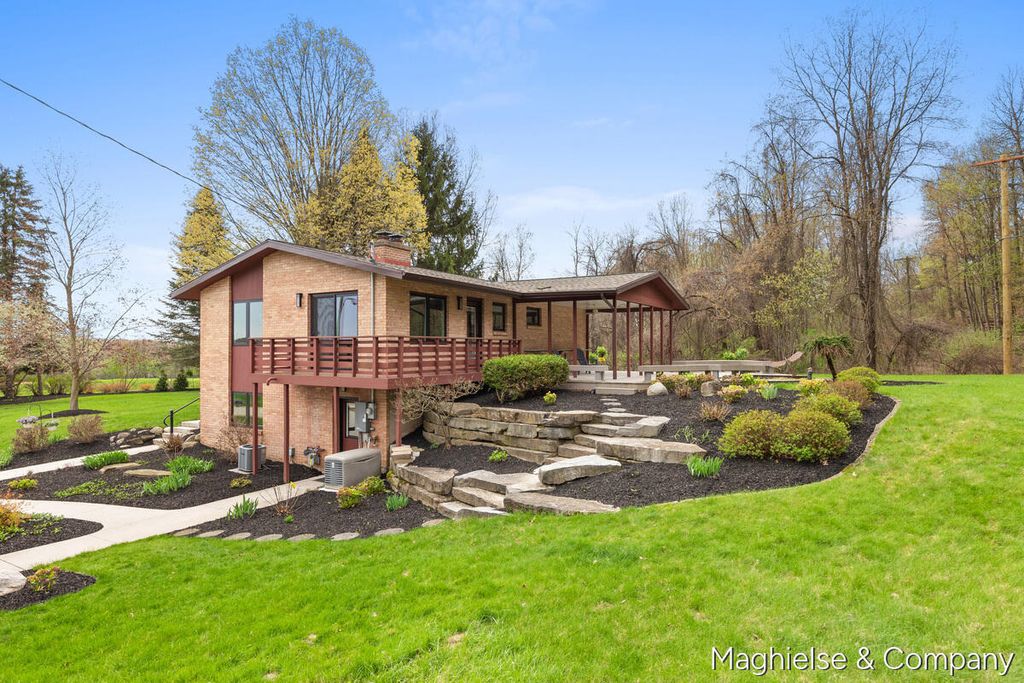 Photo of 9391 Summit Avenue NE, Rockford, MI 49341 (MLS # 26018717)