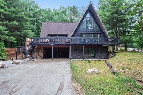 Photo of 11969 Wellington Drive, Stanwood, MI 49346 (MLS # 25052155)