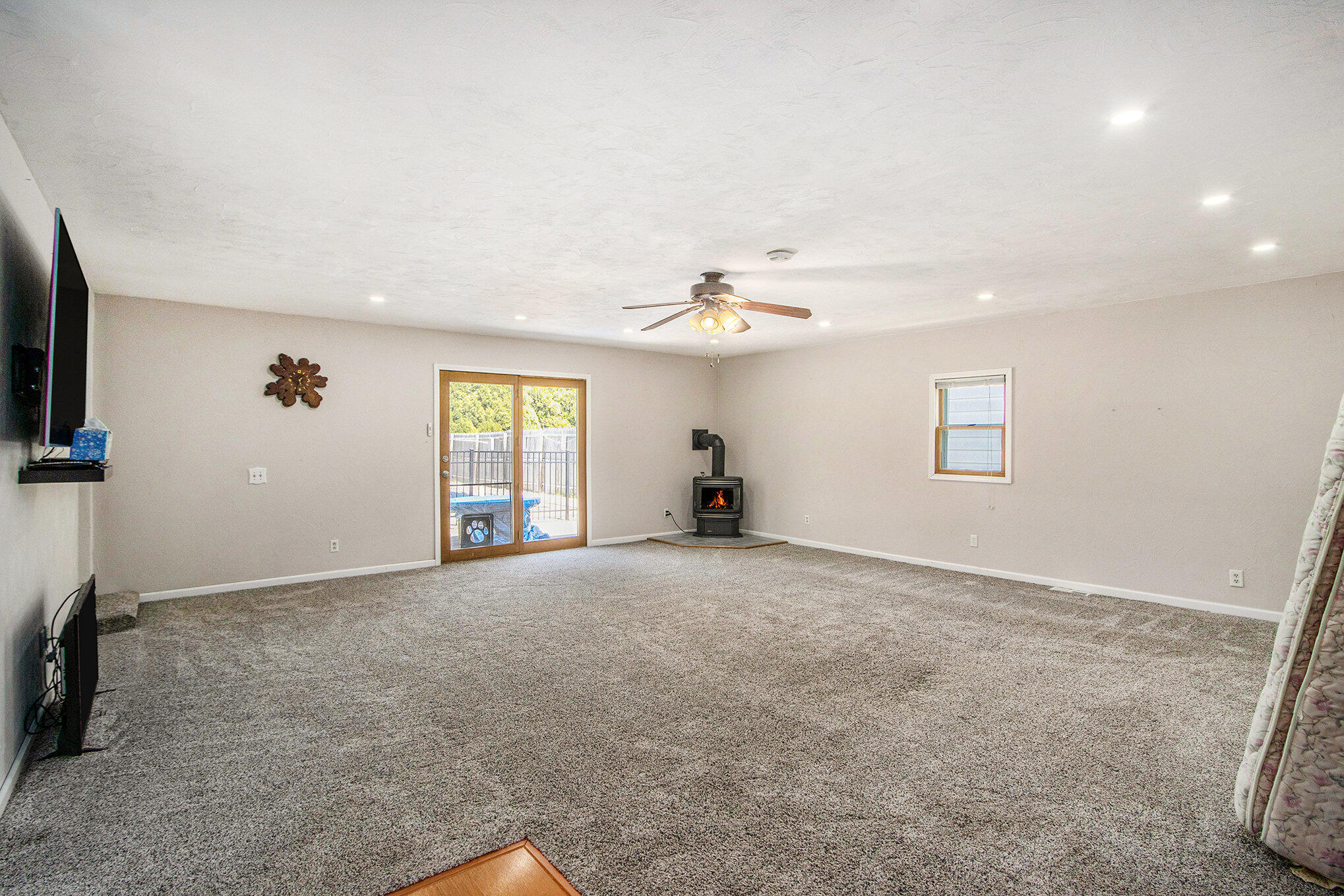 Portage, Michigan 49002, United States, 3 Bedrooms Bedrooms, ,2 BathroomsBathrooms,Residential,Pending,116918