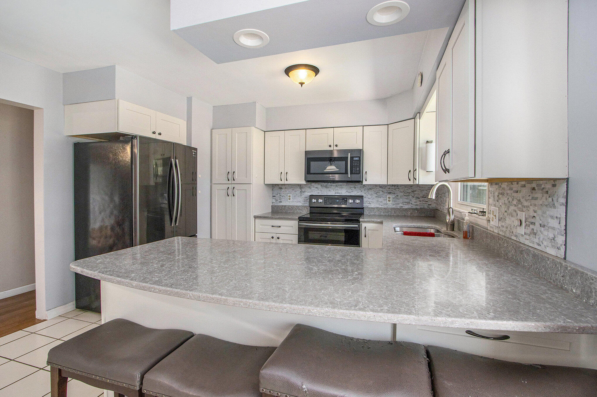 Portage, Michigan 49002, United States, 3 Bedrooms Bedrooms, ,2 BathroomsBathrooms,Residential,Pending,116918