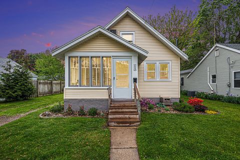 MLS: 25023295