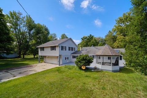Photo of 6665 Lakeshore Road, Manistee, MI 49660 (MLS # 25044508)