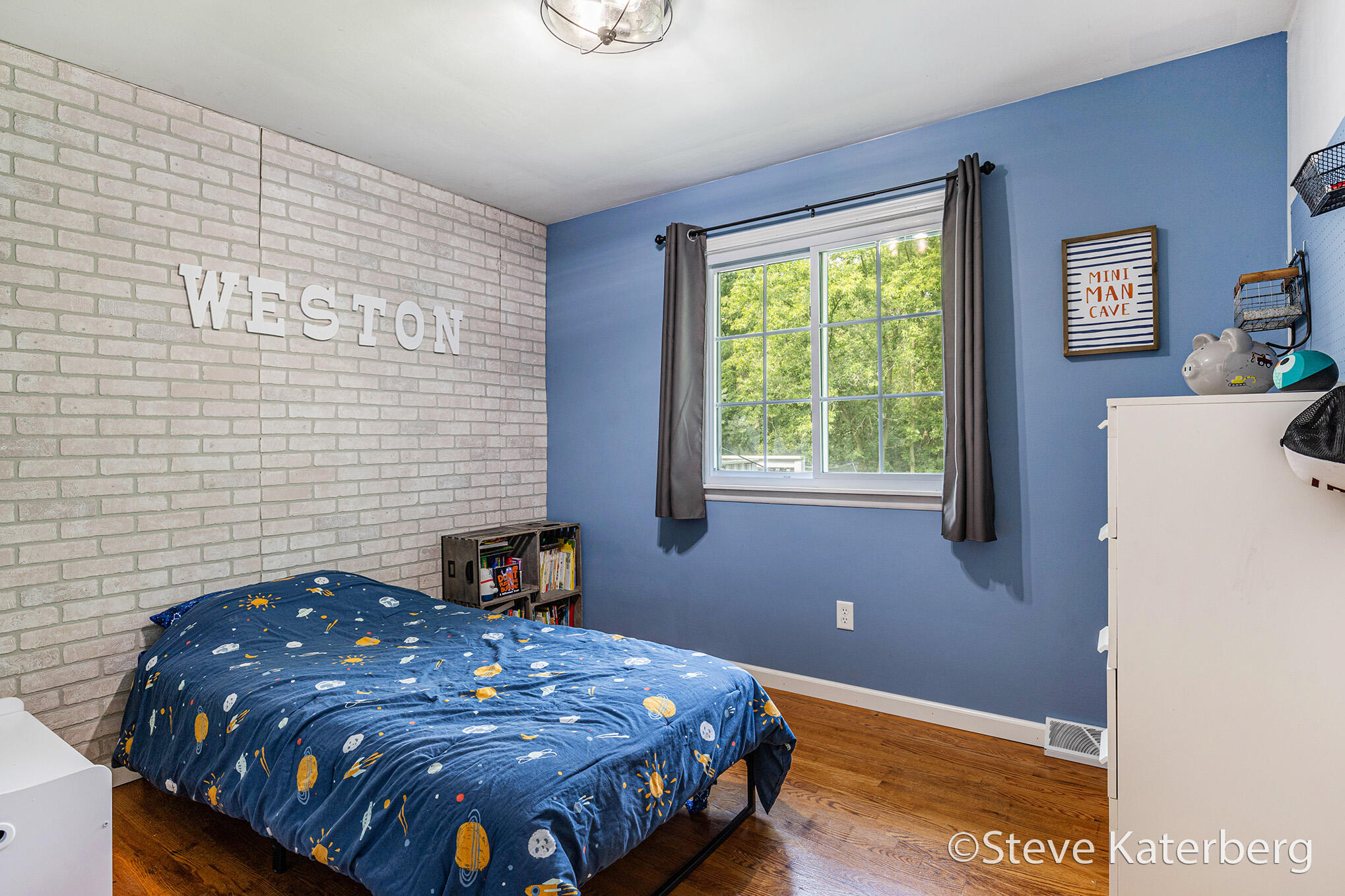 Wyoming, Michigan 49519, United States, 4 Bedrooms Bedrooms, ,2 BathroomsBathrooms,Residential,Pending,202403