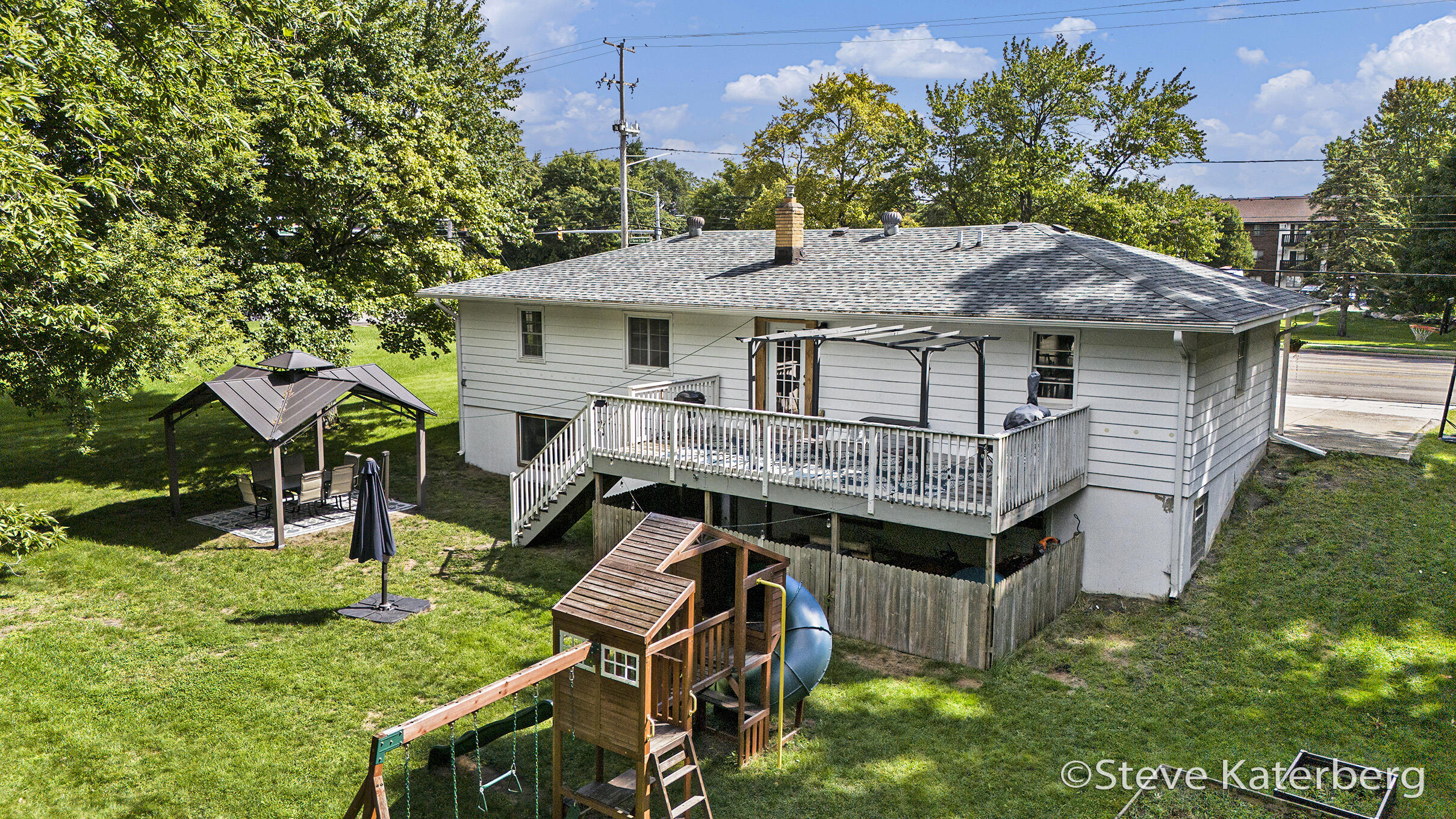 Wyoming, Michigan 49519, United States, 4 Bedrooms Bedrooms, ,2 BathroomsBathrooms,Residential,Pending,202403