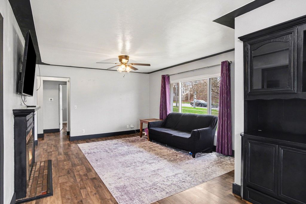 Photo of 4990 Burlingame Avenue SW, Wyoming, MI 49509 (MLS # 26015408)