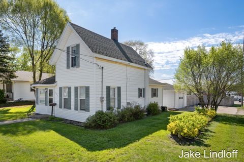 Photo of 322 E Gardner Street, Sparta, MI 49345 (MLS # 26021780)