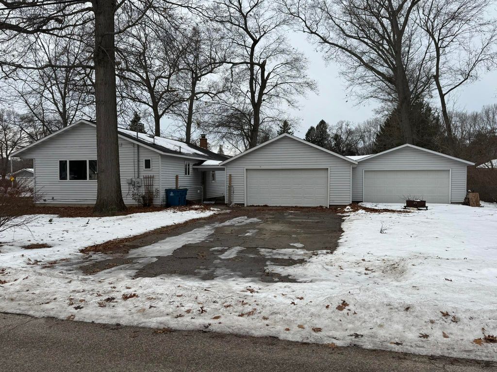 Photo of 1310 W Giles Road, Muskegon, MI 49445 (MLS # 25051544)