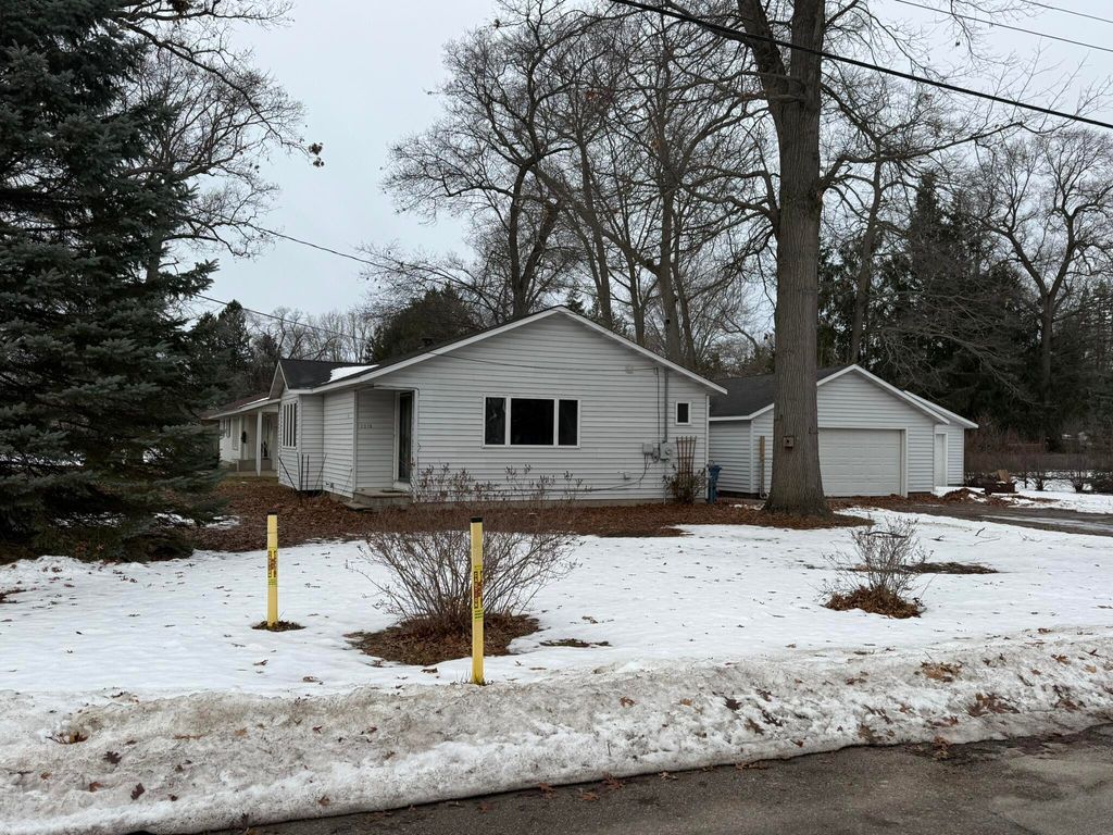 Photo of 1310 W Giles Road, Muskegon, MI 49445 (MLS # 25051544)