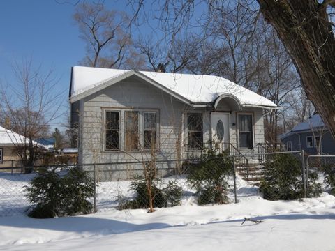 Photo of 973 Lavette Avenue, Benton Harbor, MI 49022 (MLS # 26005259)