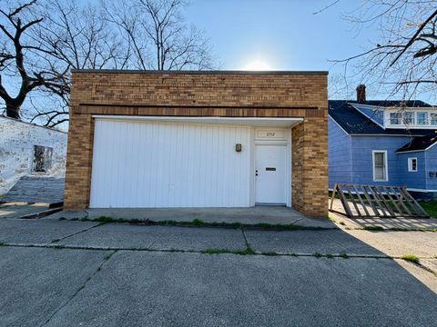 Photo of 2712 Seventh Street, Muskegon, MI 49444 (MLS # 26017052)
