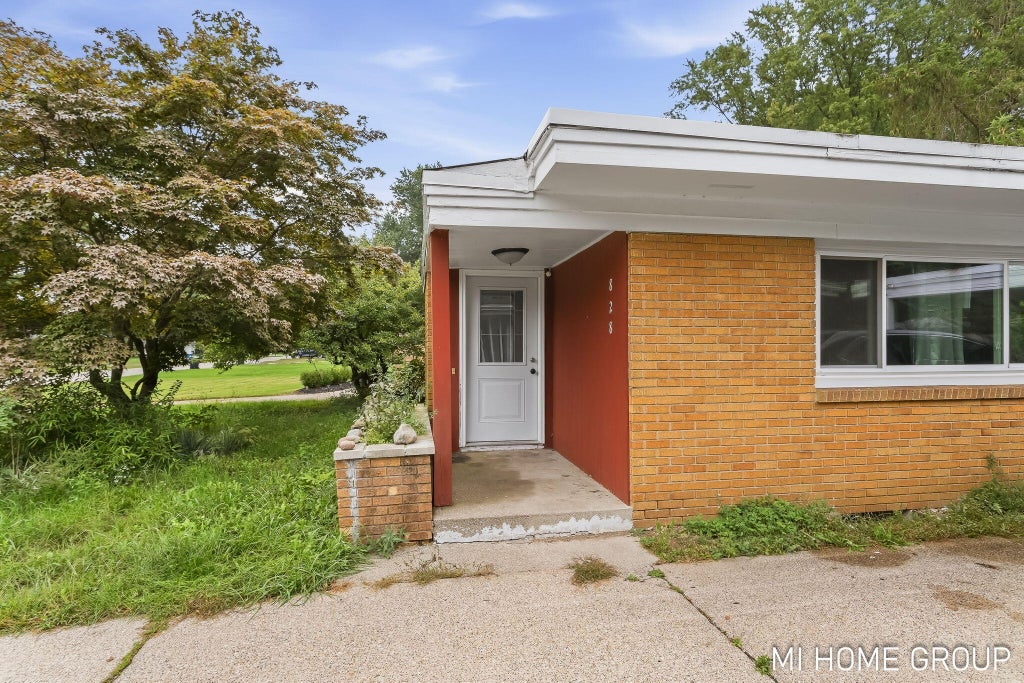 Photo of 828 W 24th Street, Holland, MI 49423 (MLS # 26050441)