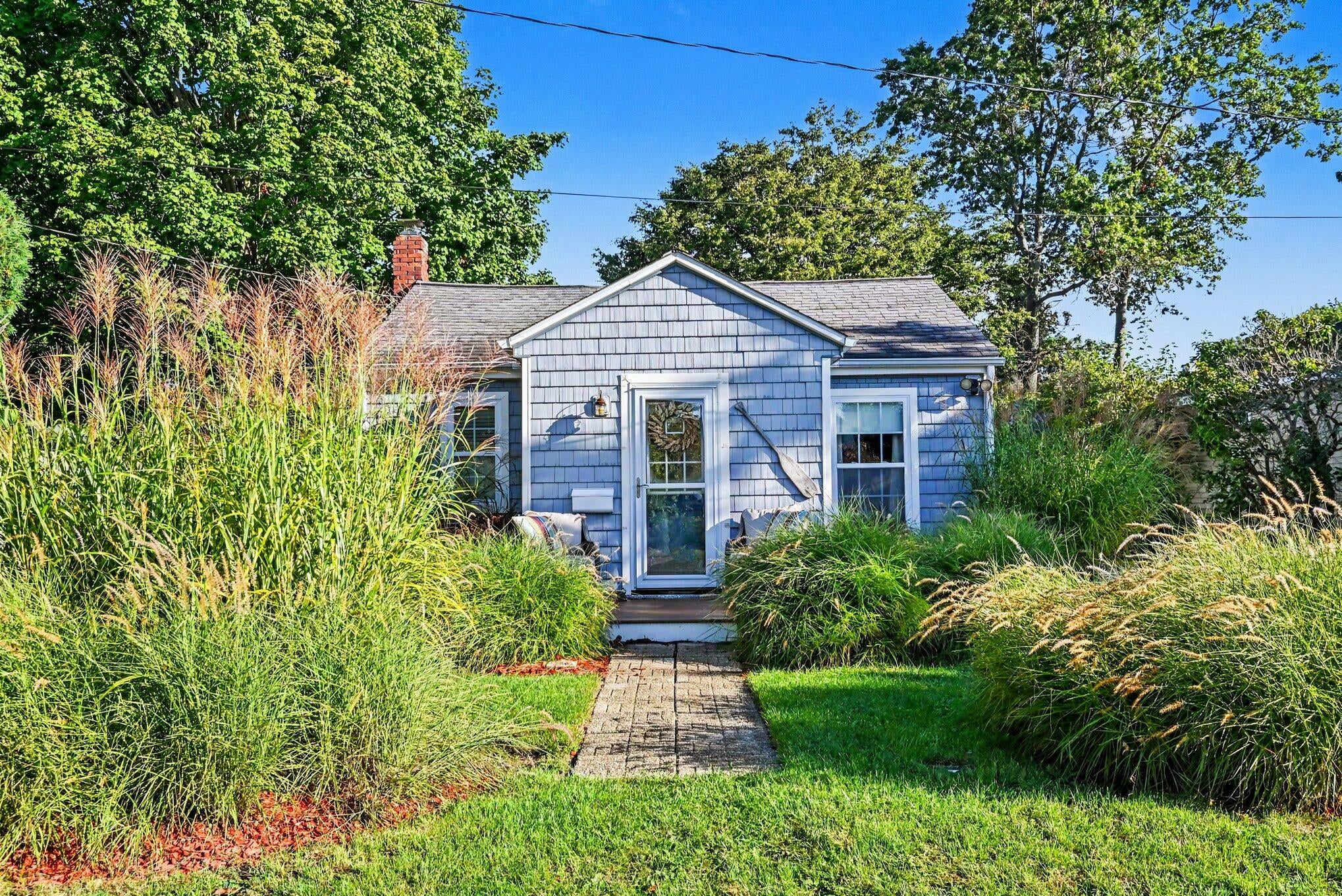 111 Aylworth Court