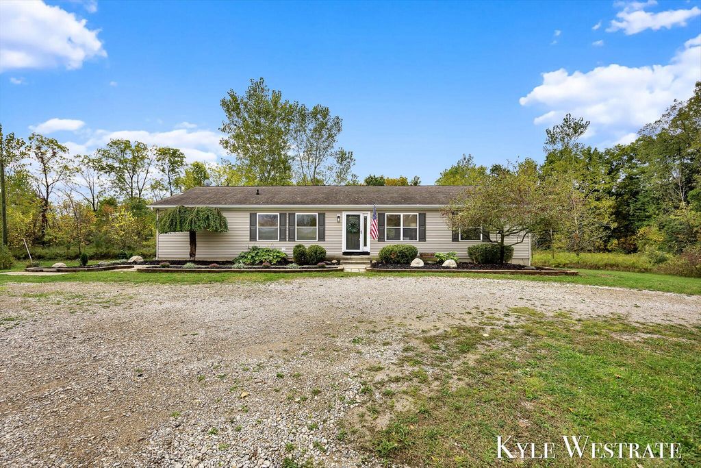 Photo of 11689 TJ Lane, Lowell, MI 49331 (MLS # 25052069)