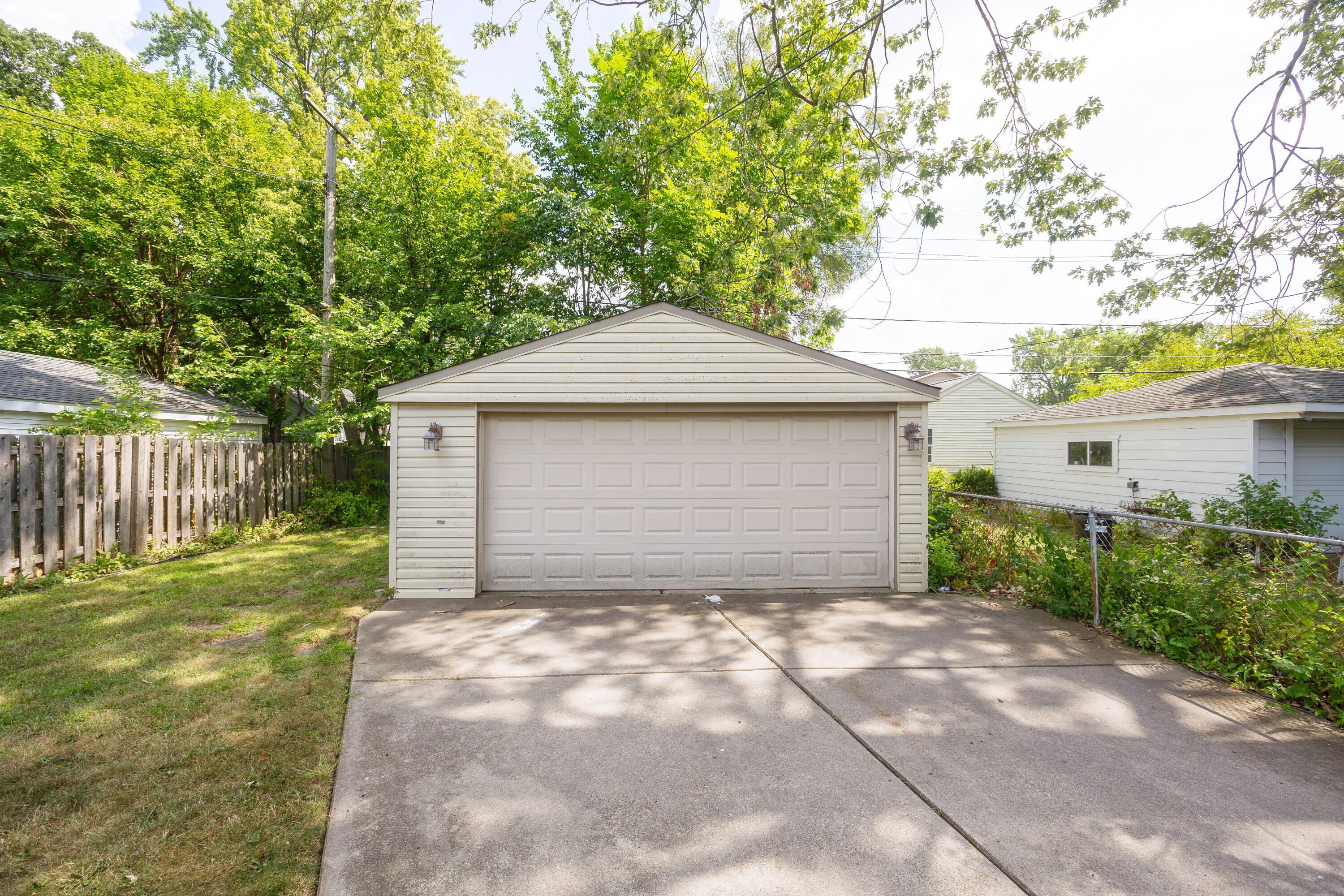 711 Kayser Avenue
