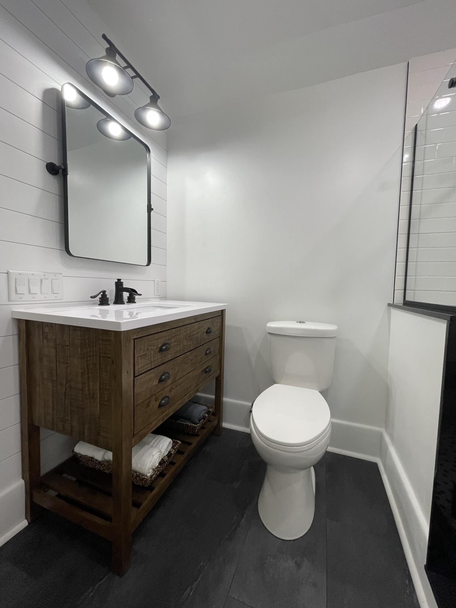 South Haven, Michigan 49090, United States, 2 Bedrooms Bedrooms, ,2 BathroomsBathrooms,Residential,Active,78125