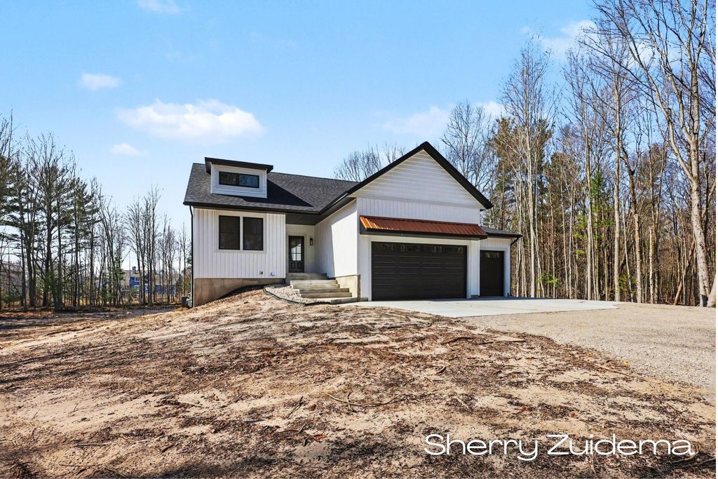 Photo of 16229 148th Avenue, Spring Lake, MI 49456 (MLS # 24050022)