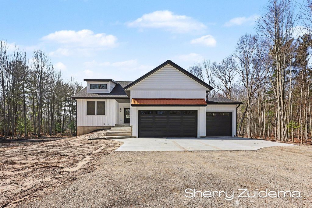 Photo of 16229 148th Avenue, Spring Lake, MI 49456 (MLS # 24050022)